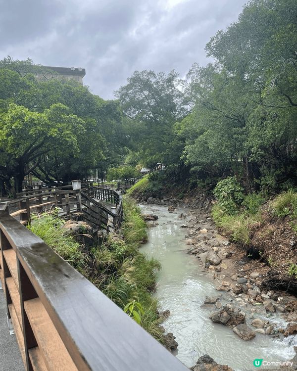 台灣北投是溫泉勝地,很多旅行或當地人都會到此一遊!乘搭台北捷...