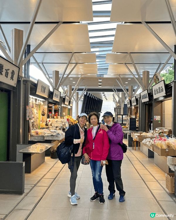 香港最好shopping 就係街市很多東西都想買， 和父母去...