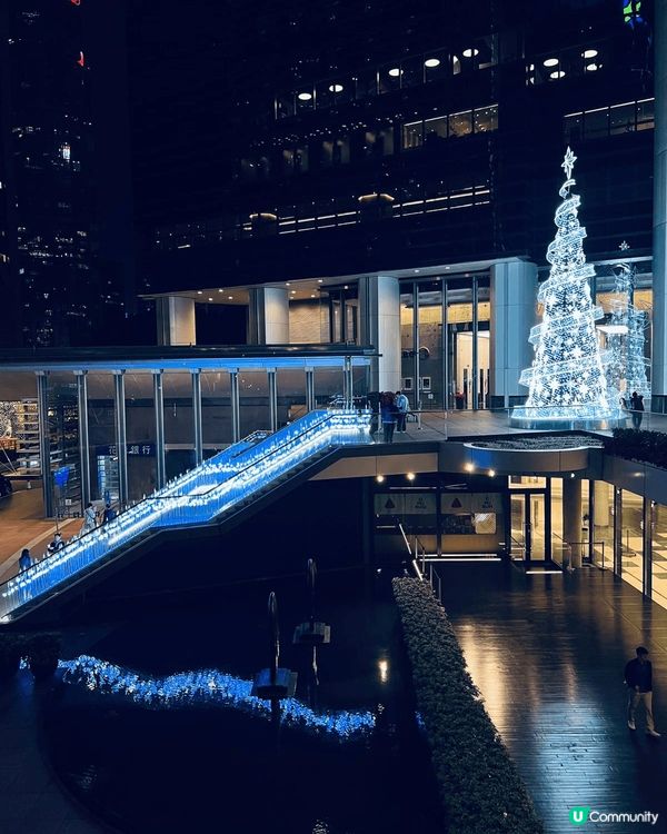 1.中環花園道打卡熱點-巨型聖誕樹加埋星海樓梯　