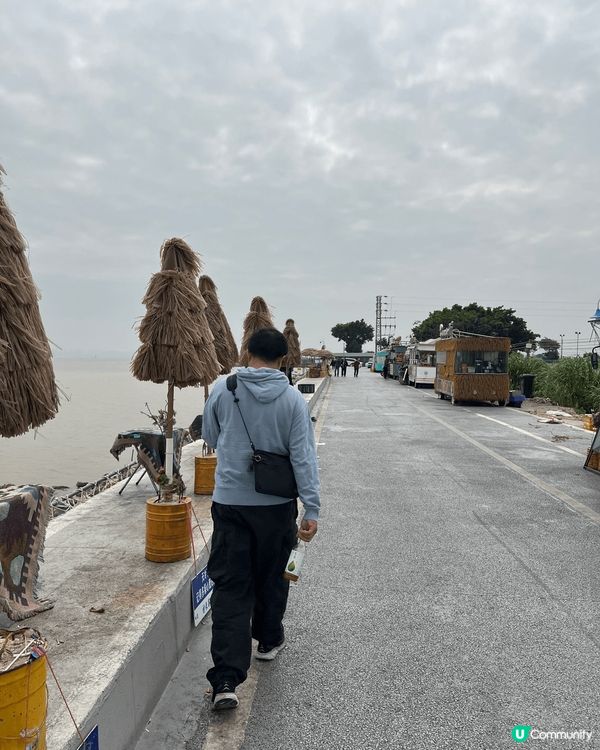 珠海崖口煲仔飯非常有名，價錢平宜，風景非常靚，好像去了外國一...