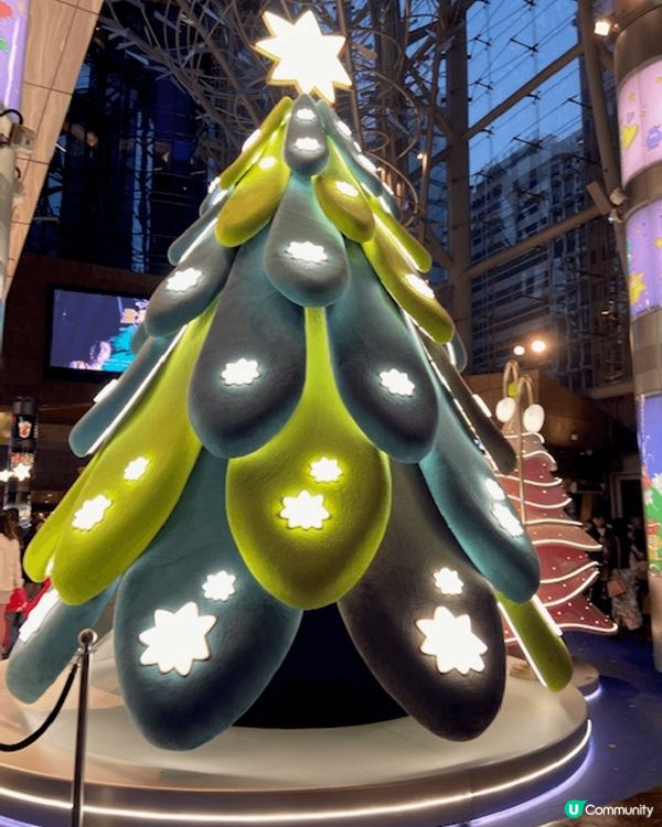 第一福圖片是K11的聖誕樹， 第二幅是朗豪坊的聖誕樹，第三幅...