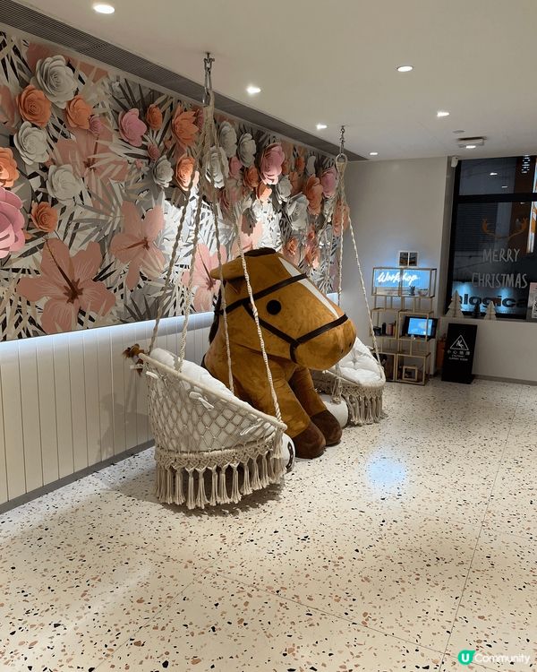 位於中環士丹利街10-12號香港賽馬會投注處1樓的LadyM...