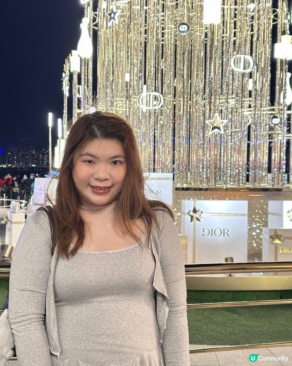 香港2024聖誕打卡熱點- 尖沙咀K11 Musea ! 一口氣打卡探店 Dior 華麗聖誕樹、韓國人氣潮牌Rockfish和Emis!