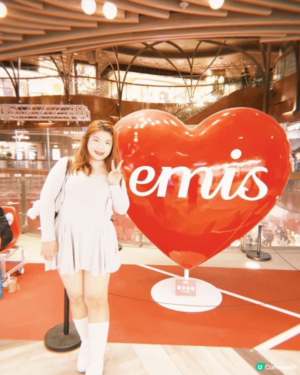 香港2024聖誕打卡熱點- 尖沙咀K11 Musea ! 一口氣打卡探店 Dior 華麗聖誕樹、韓國人氣潮牌Rockfish和Emis!