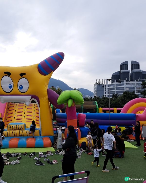 全球最大充氣彈床The Big Bounce