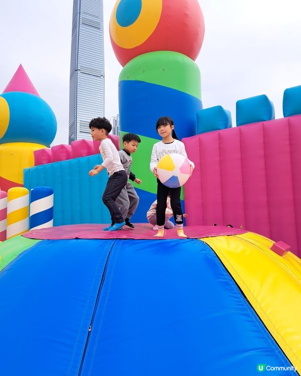 全球最大充氣彈床The Big Bounce