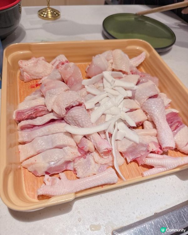 鮮嫩清甜的椰子雞煲