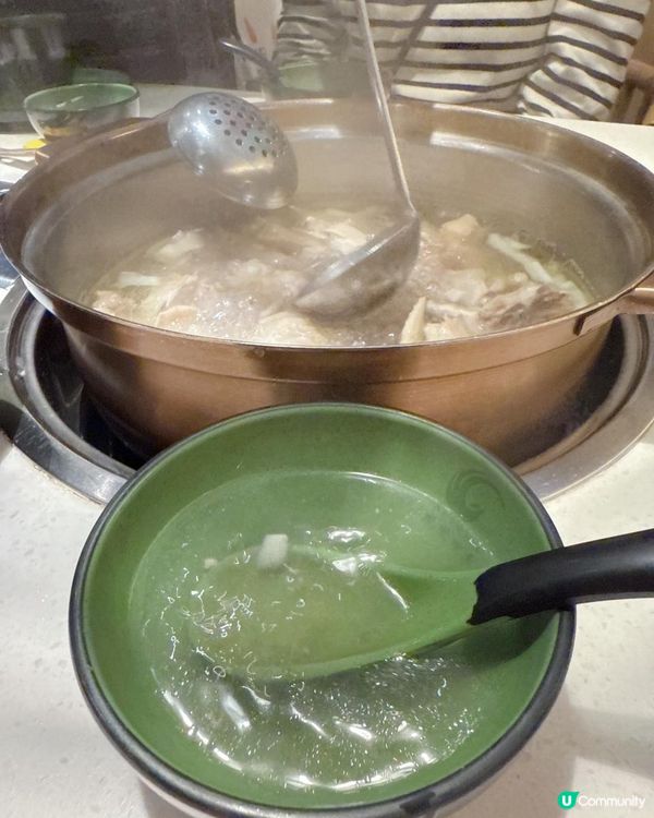 鮮嫩清甜的椰子雞煲