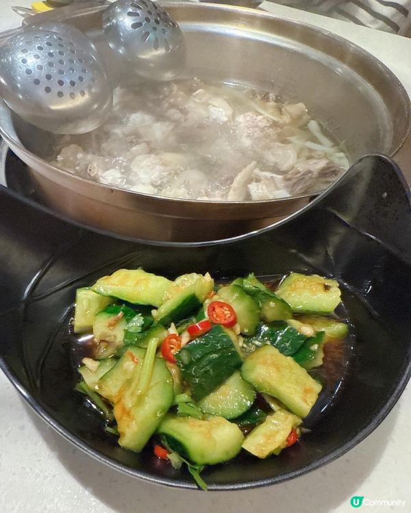 鮮嫩清甜的椰子雞煲