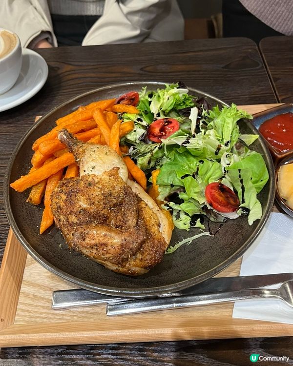 九龍城特色咖啡店☕️ 聯乘大熱韓劇照明商店🩷