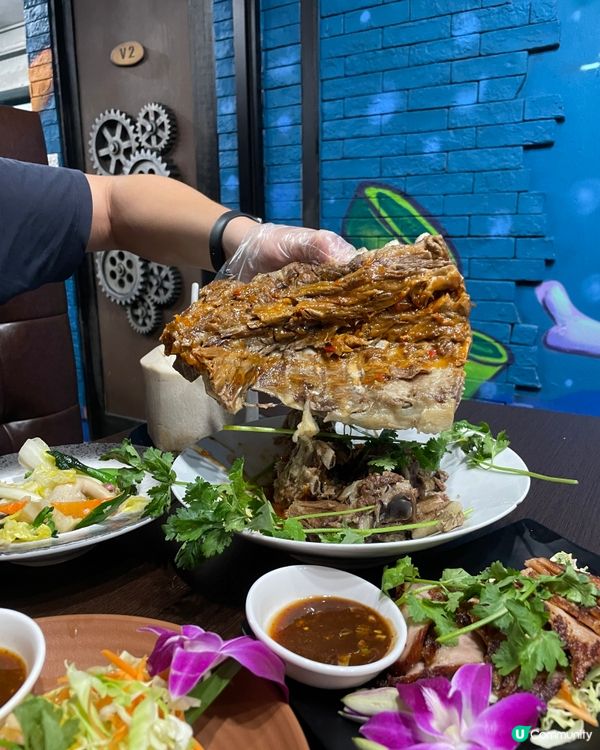 ## 🔥火山排骨正到爆💥  泰國餐廳之旅🤤