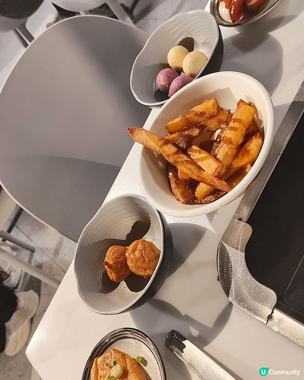 位於旺角家樂坊嘅捌捌陸，主打台式雞煲火鍋任食。呢度仲有全港獨...