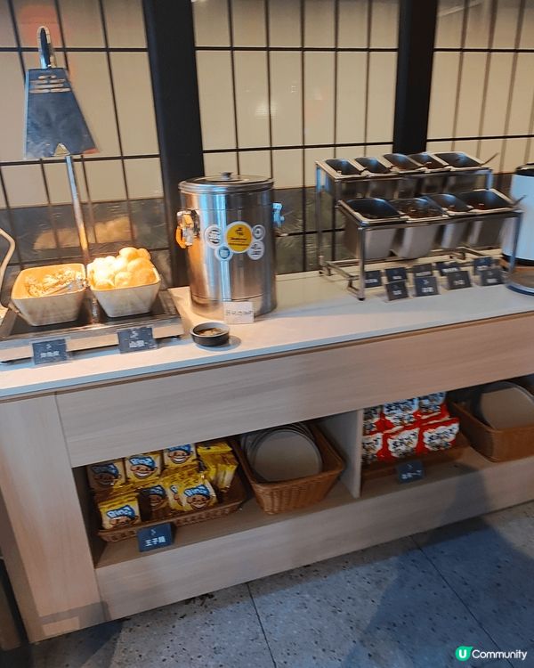 位於旺角家樂坊嘅捌捌陸，主打台式雞煲火鍋任食。呢度仲有全港獨...