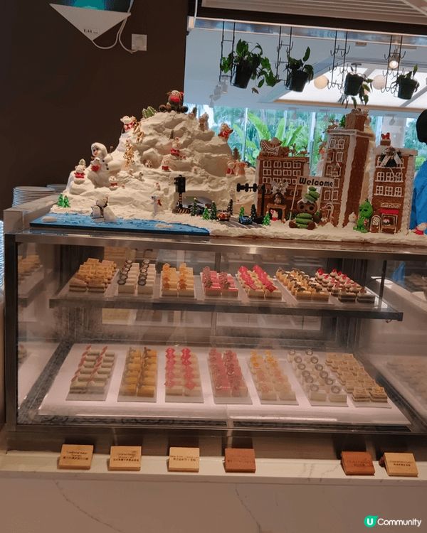 黃金海岸酒店嘅自助餐甜品，不止有很多嘅普通的款式，還有一些好...