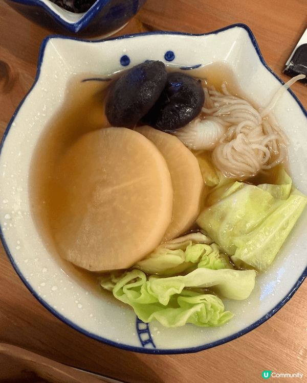 旺角鬧市入面，隨意走入呢間餃子店食晚餐，估唔到食物都幾好食，...