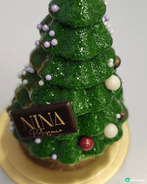 Patisserie 餅店既聖誕節蛋糕系列真靚又美味。聖誕樹...