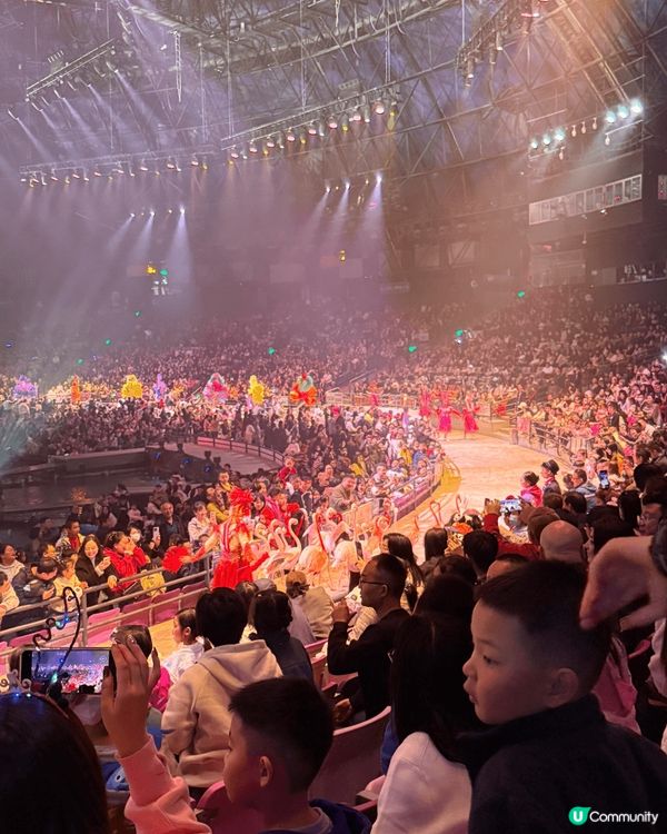 去廣州長隆玩足三日兩夜；食埋自助餐同埋睇埋馬戲；大人小朋友都...