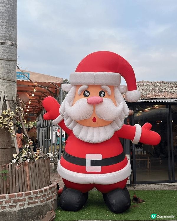 大埔汀角路BBQ Farm燒烤農莊，設有大型吹氣恐龍跳彈床，...