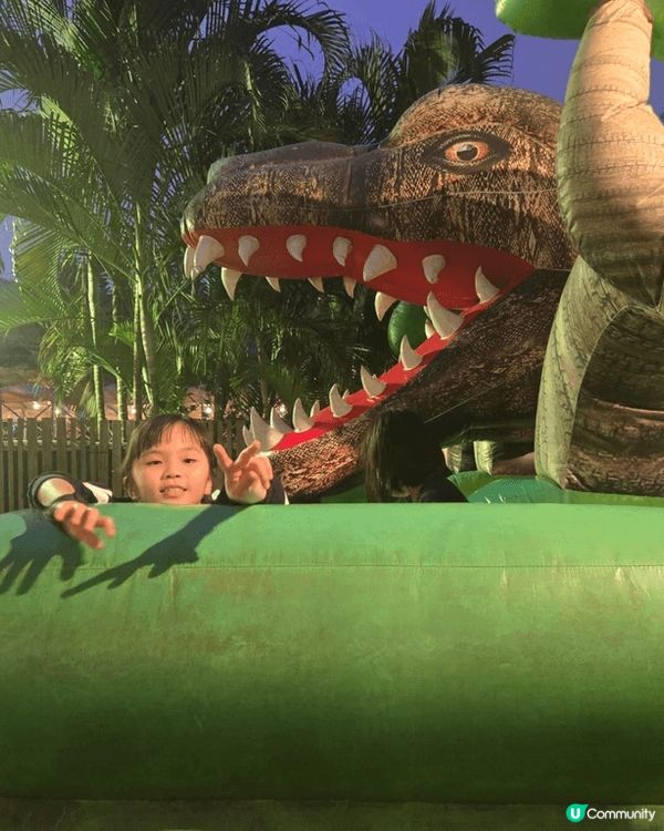 大埔汀角路BBQ Farm燒烤農莊，設有大型吹氣恐龍跳彈床，...