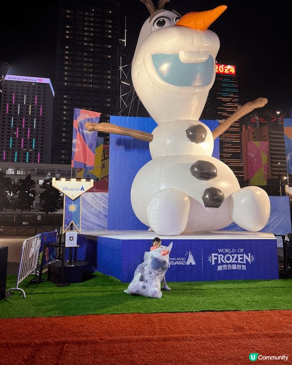 小朋友在aia嘉年華十分愉快，大人們也在這裏找到久違的歡樂。...