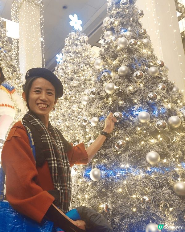 左起第1張：Dior K11 Musea 專櫃，整個擺設都好...