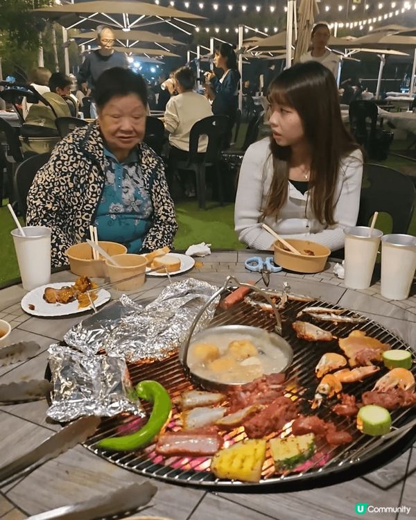 大欖燒烤場的草坪非常廣闊，適合拍攝全景照，尤其是在夕陽西下的...