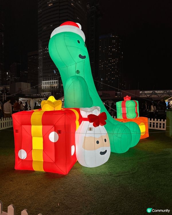 每年必影滑梯，因為每年都有喺門口附近，一打卡就知係AIA。今...