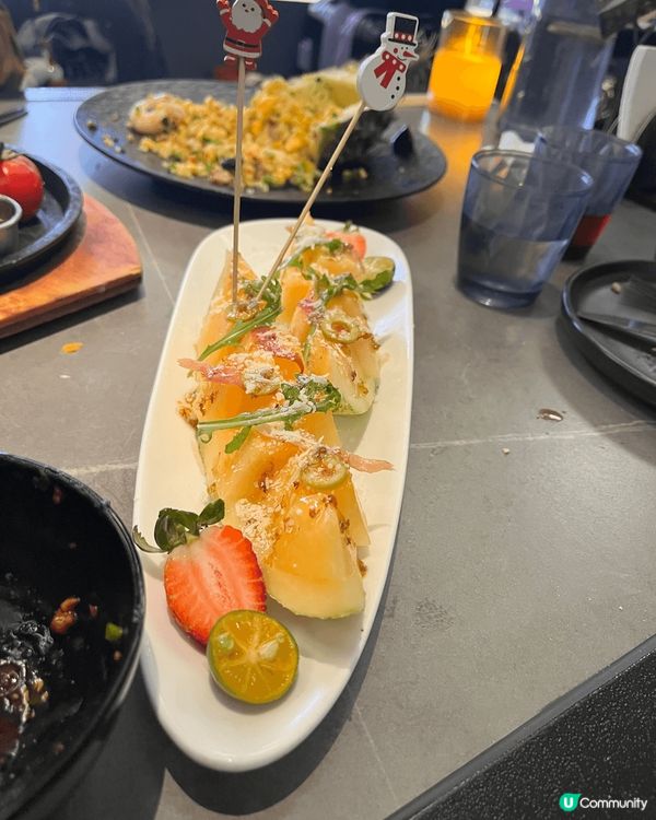 深圳orbit one餐廳 以星球和太空為主題 餐盤用磁浮傳...