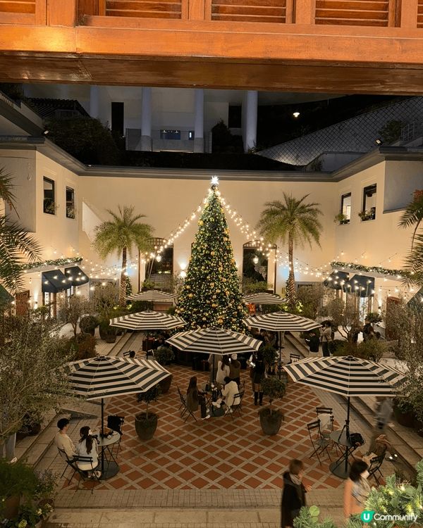 淺水灣灣景園呈歐陸式建築風格，華麗而優美，且景色怡人