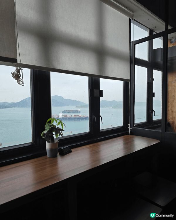 鴨利洲一個有趣打卡點。一間cafe但實質係傢俱店。環境好舒服...