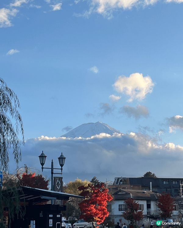 富士山（Fuji-san）是日本的象徵之一，以其壯麗的外觀和...