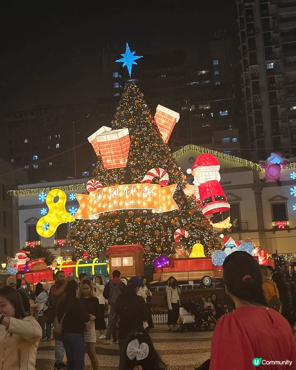 我喜歡澳門的原因，是因為澳門充滿了熱情，還有聖誕節氣氛，還有...