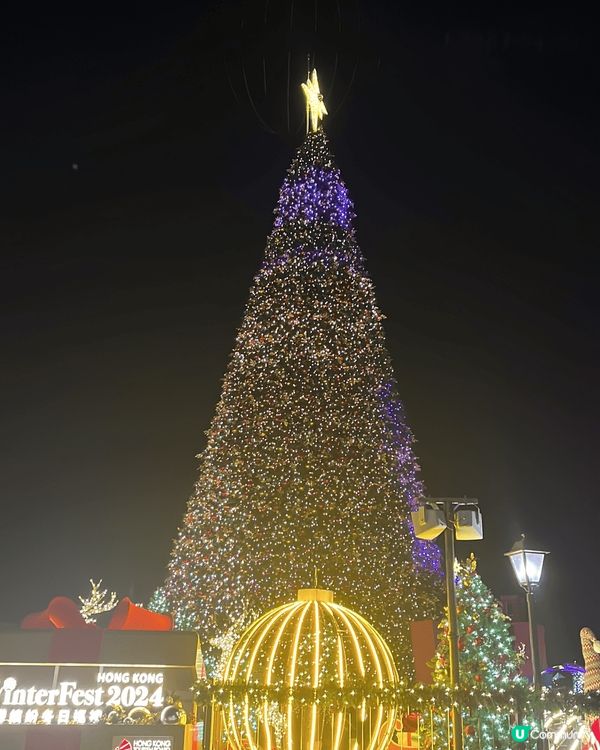 在西九文化區可欣賞維港兩岸璀璨夜景，不定期會有市集和大型裝飾...