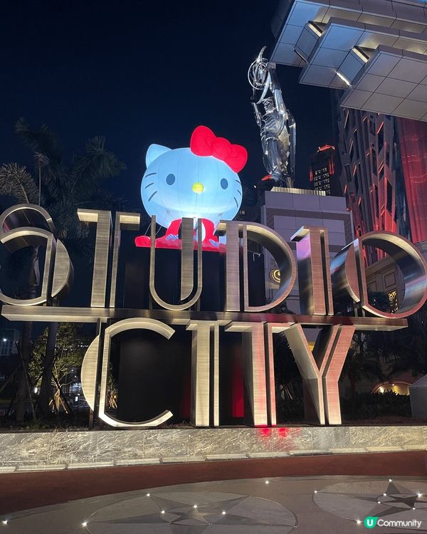 澳門的南灣雅文湖畔有水上單車，雙人MOP20(每30分鐘）。...