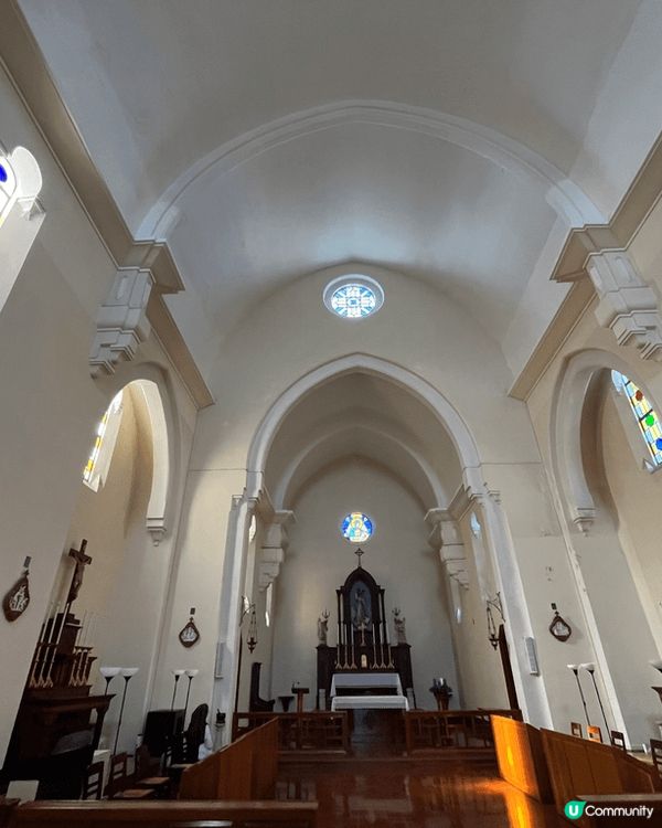 我喜歡主教山教堂，因為容易到達，遊客不多。而且教堂內的裝修依...