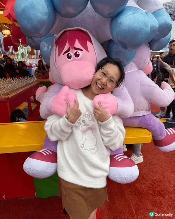 新一年希望同家人朋友分享快樂的地方，所以擇摩天輪為主要打卡位...