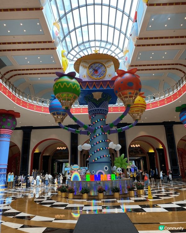 推薦廣州長隆熊貓樂園以及野生動物世界，可以和小朋友渡過一個美...