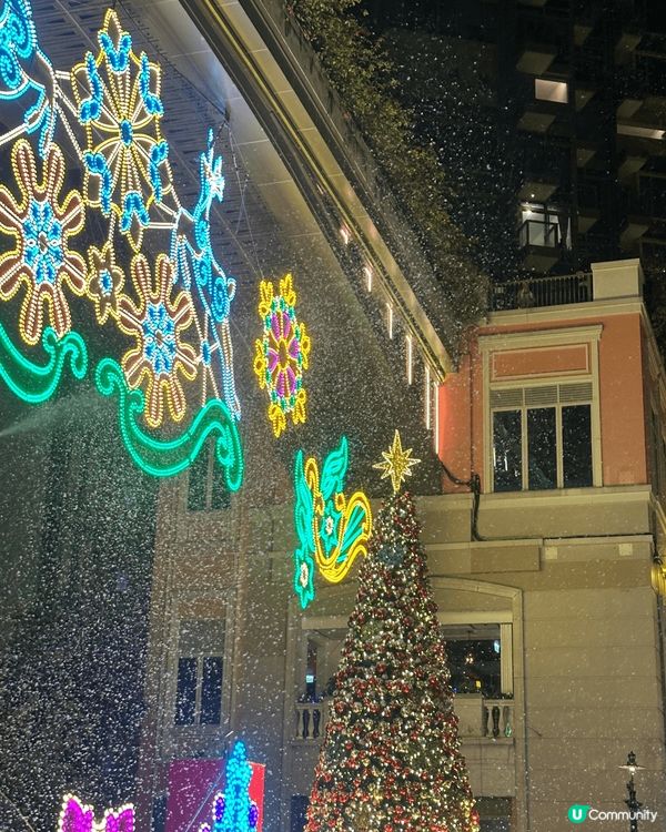 聖誕節當然要影下燈飾同聖誕節，而今年灣仔利東街就充滿濃厚聖誕...