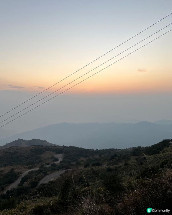 行山（借友人圖）