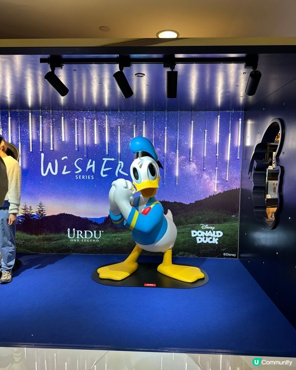 許願米奇老鼠!海港城屋頂出現超大隻7米高嘅米奇,合上雙手希望...