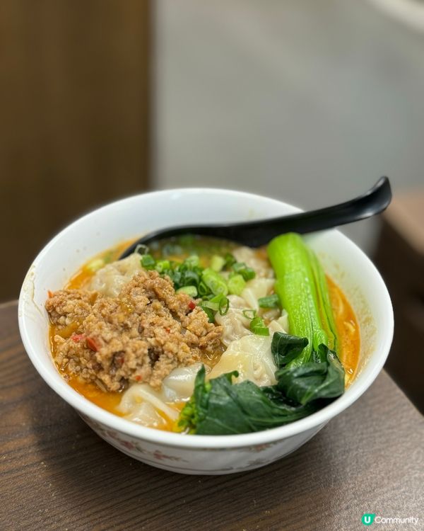 北角連續9年米芝蓮推介鍋貼😋  
麥記美食，食過返尋味！