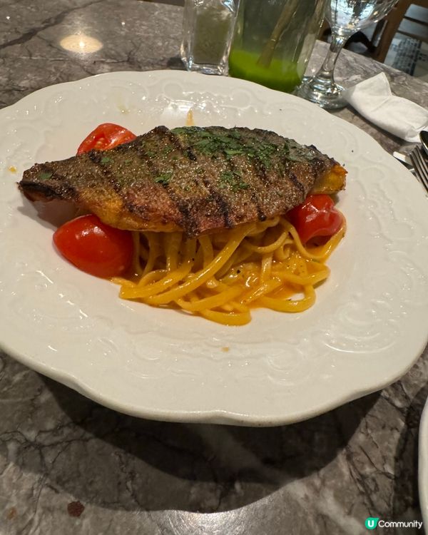 商場內環境不錯的西式餐廳