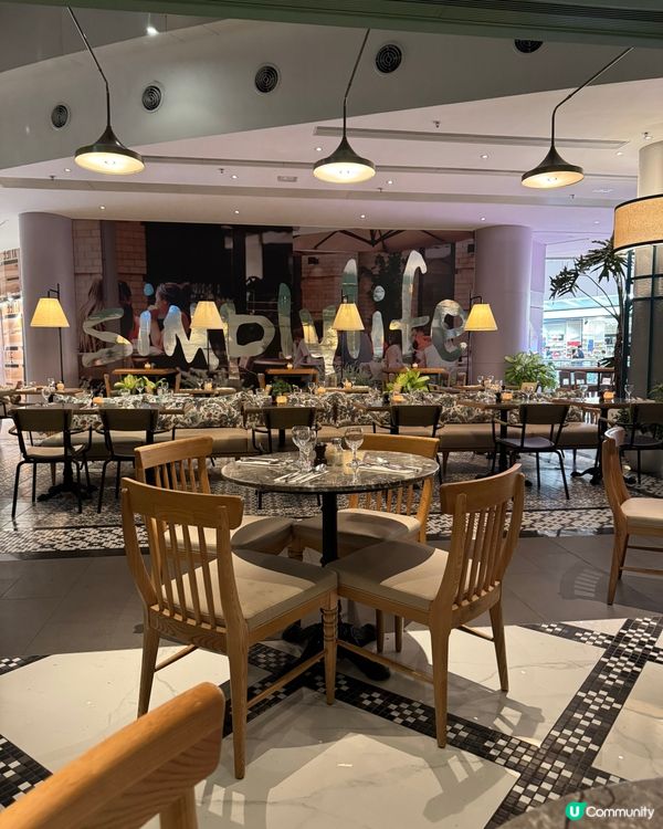 商場內環境不錯的西式餐廳