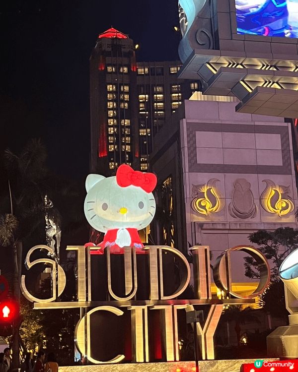 第一次係澳門過聖誕節🎄，好開心周圍都有聖誕樹🎄每間五星酒店入...