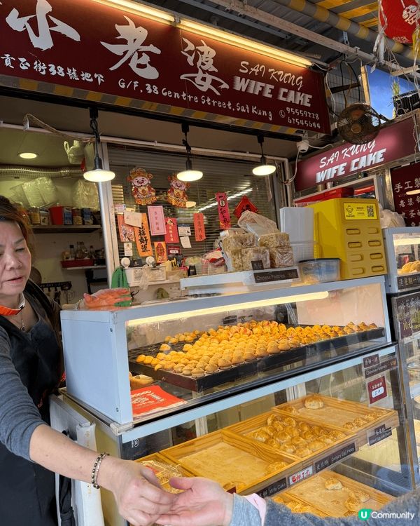 西貢市！聖誕假期去好有氣氛，好多人帶埋狗狗一齊去cafe 食...