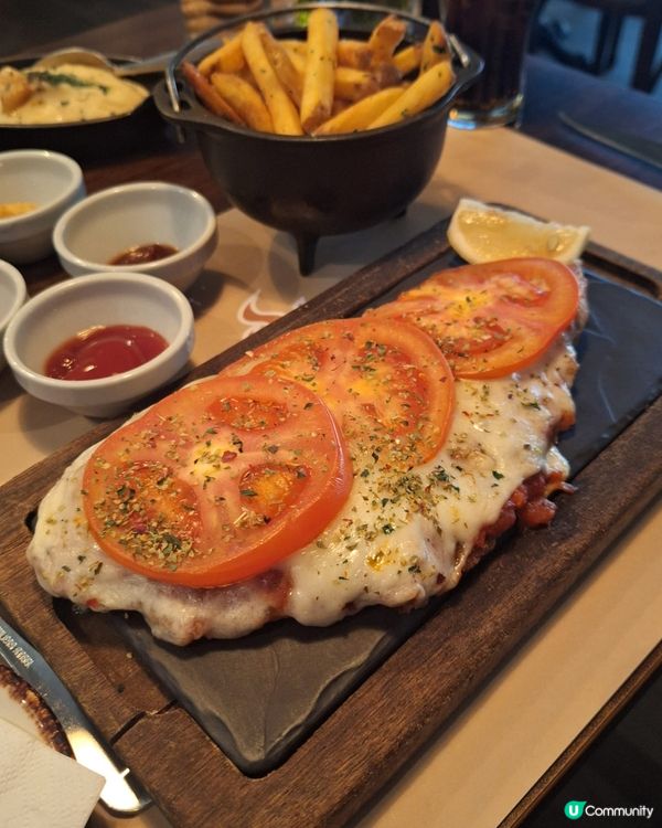 中環大館對面 巨抵牛扒