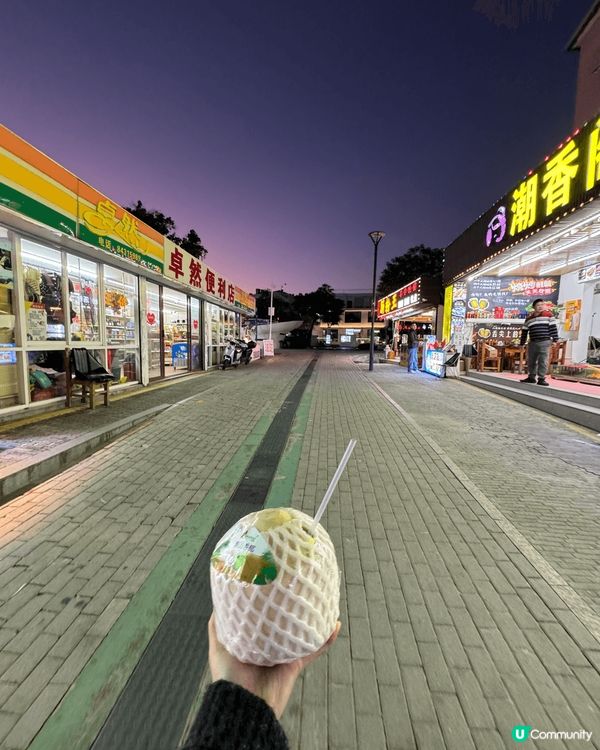 地方位於深圳較長尾，海灘好乾淨，最佳睇日落嘅打卡位、沿途有好...