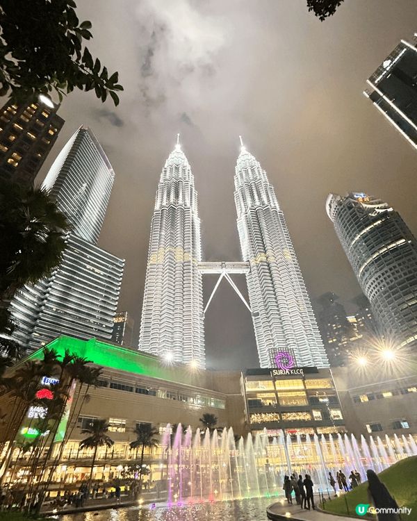 吉隆坡雙子塔的日與夜