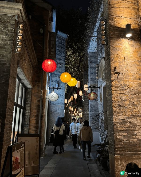 佛山近幾年的發展很快，老建築群改造成的「嶺南天地」，讓古老的...