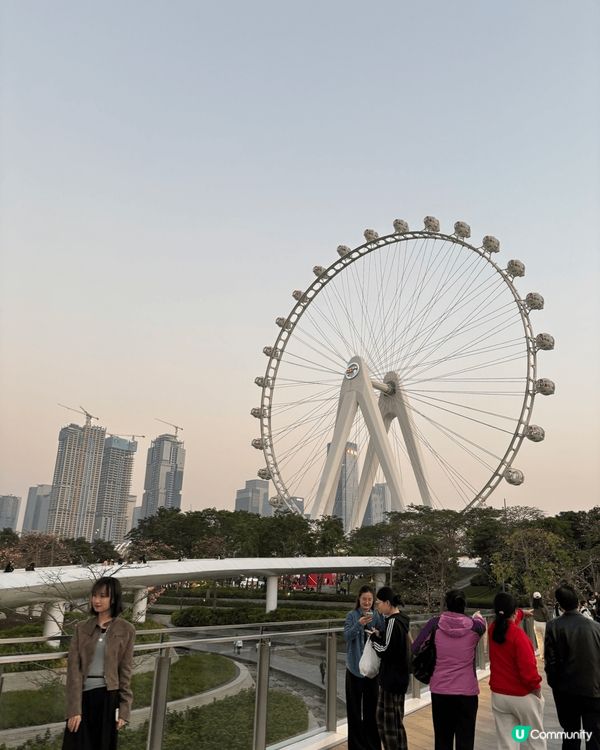 位於深圳近寶安區的歡樂港灣非常適合朋友或情侶打卡，有大型摩天...
